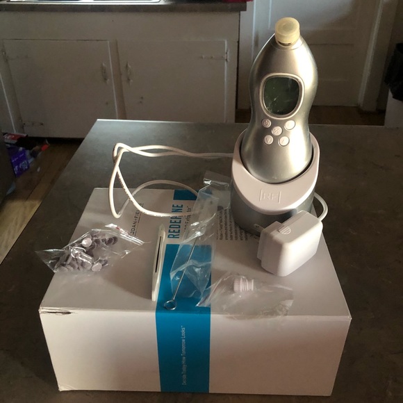 Rodan & Fields Macro Exfoliator Like New - Picture 2 of 3